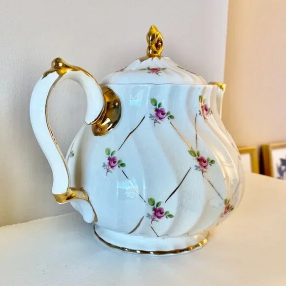 Vintage Sadler 1940s Pink Roses on Gold Trellis Teapot 2790 - Picture 3 of 9